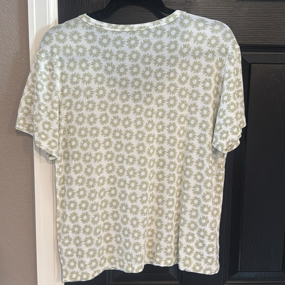 American Eagle Outfitters Green Floral Women's Top - Picture 4 of 4